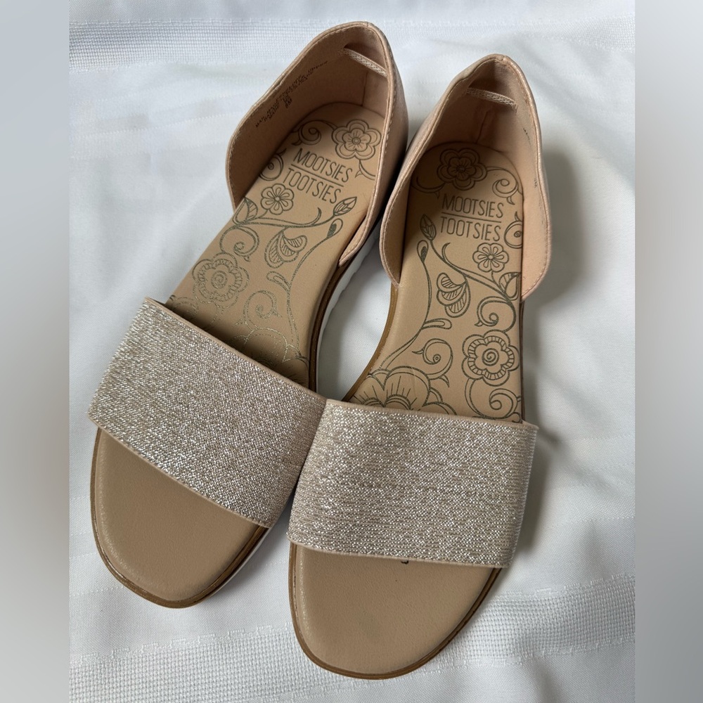 Mootsies Tootsies Penelope Casual Flats Sandals Shoes Metallic Beige Size 8 EUC